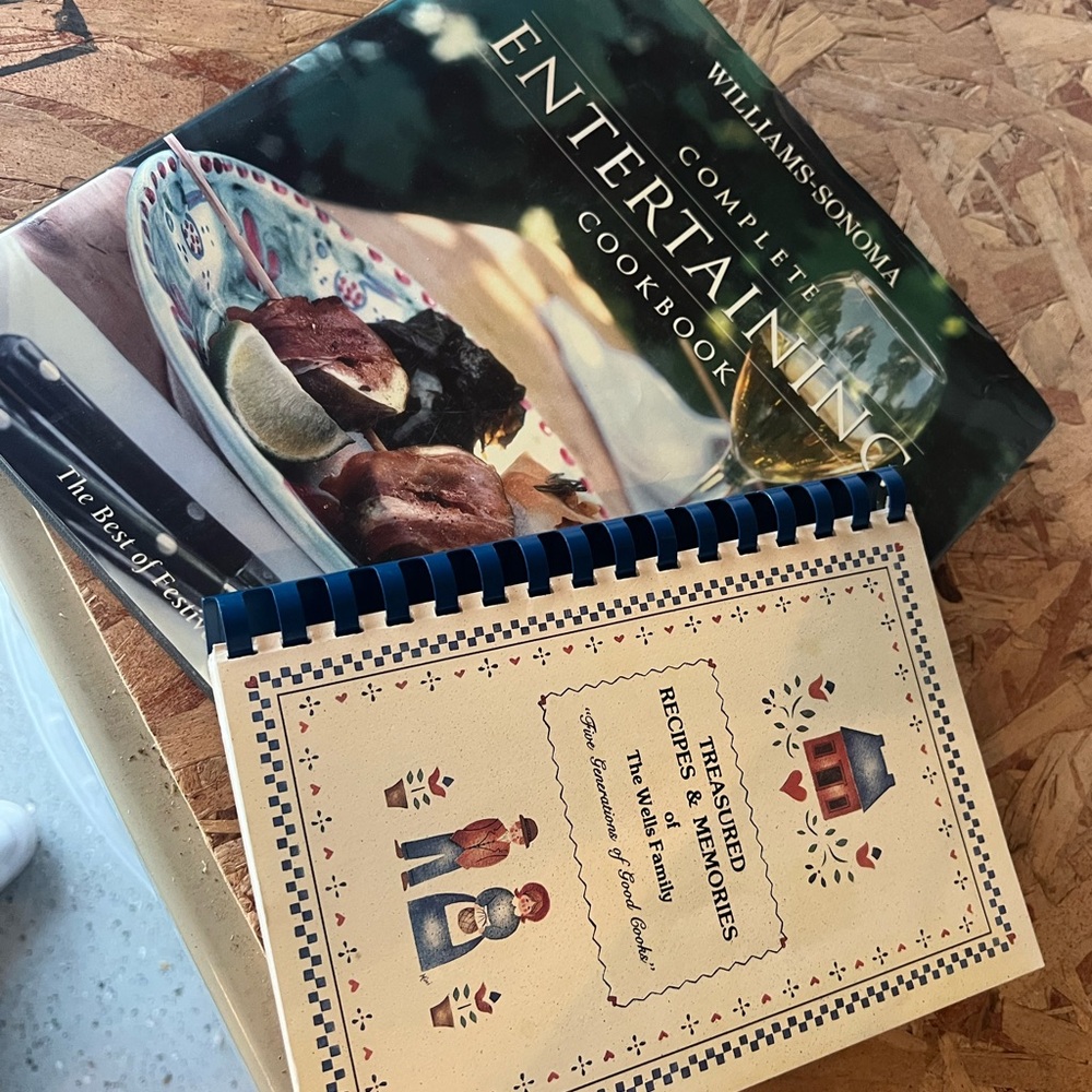 Lot of 2 vintage cookbooks